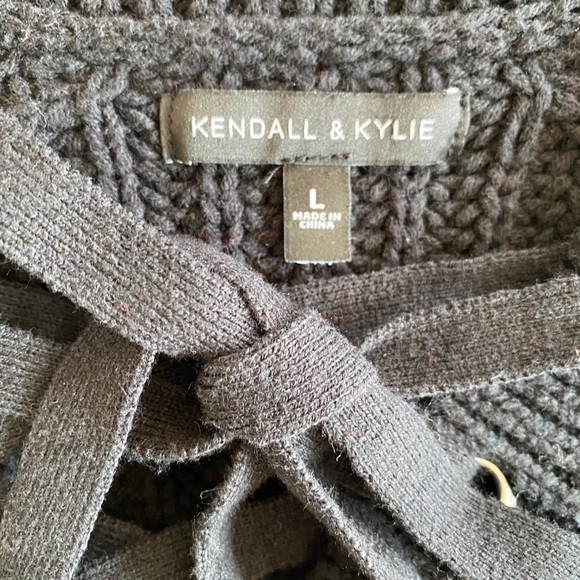Kendall and Kylie Chunky Lace up Sweater Large - Picture 5 of 7